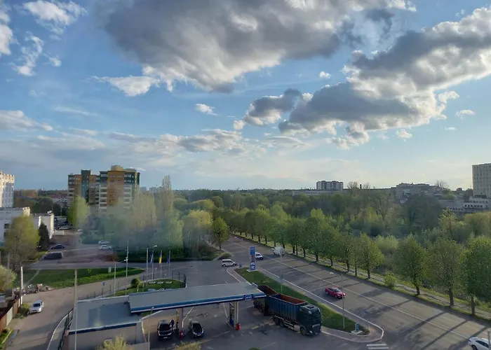 Однокімнатна Квартира В Центрі, На Вулиці Набережна,10 З Парковкою